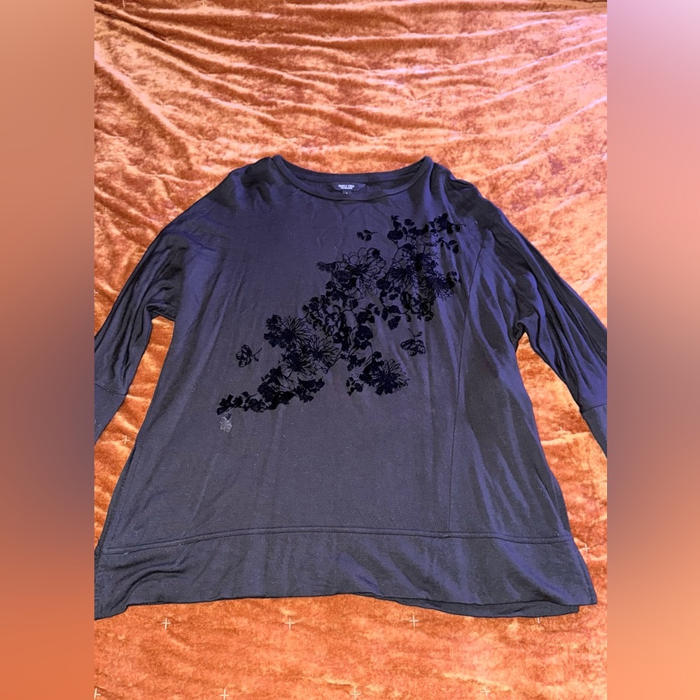 Simply, Vera Wang Black Floral Sweater